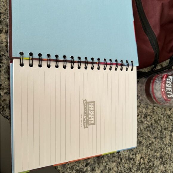 Hershey chocolate world, cup, bag, notebook (brand new) - Picture 4 of 6